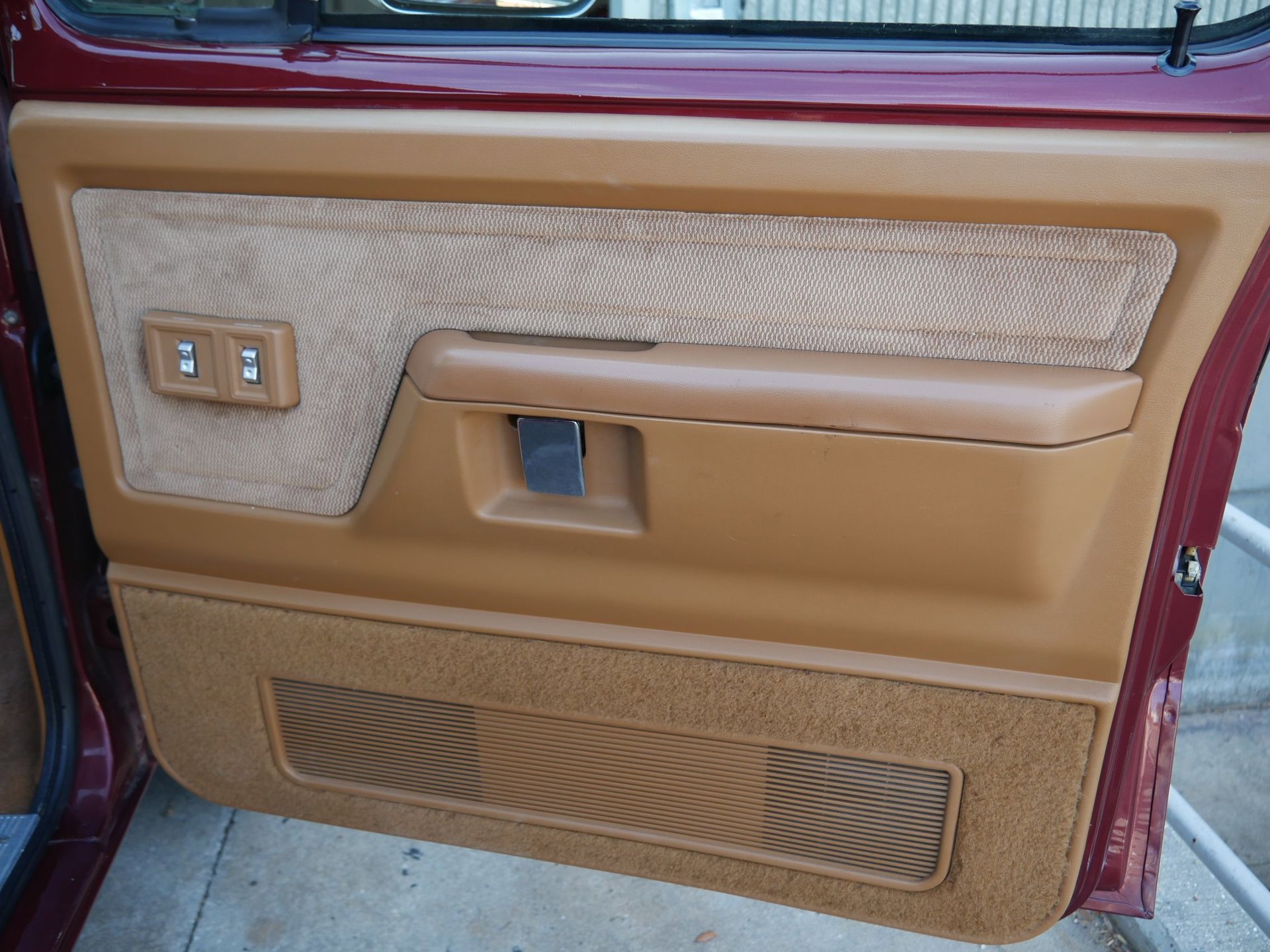 Used 1992 Dodge D/W Truck 150 RWD image 66