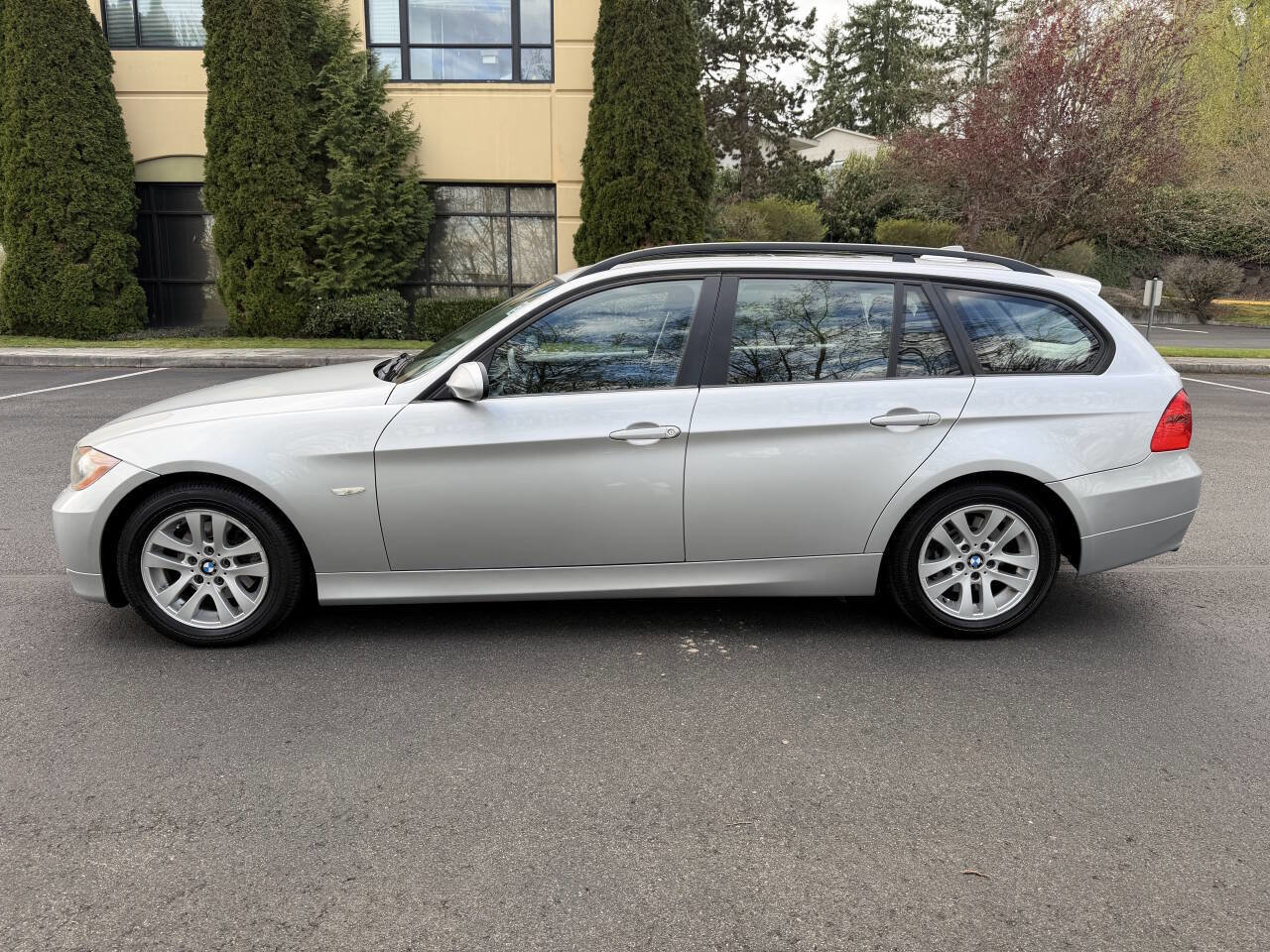 Used 2007 BMW 328xi Wagon AWD/4WD image 9