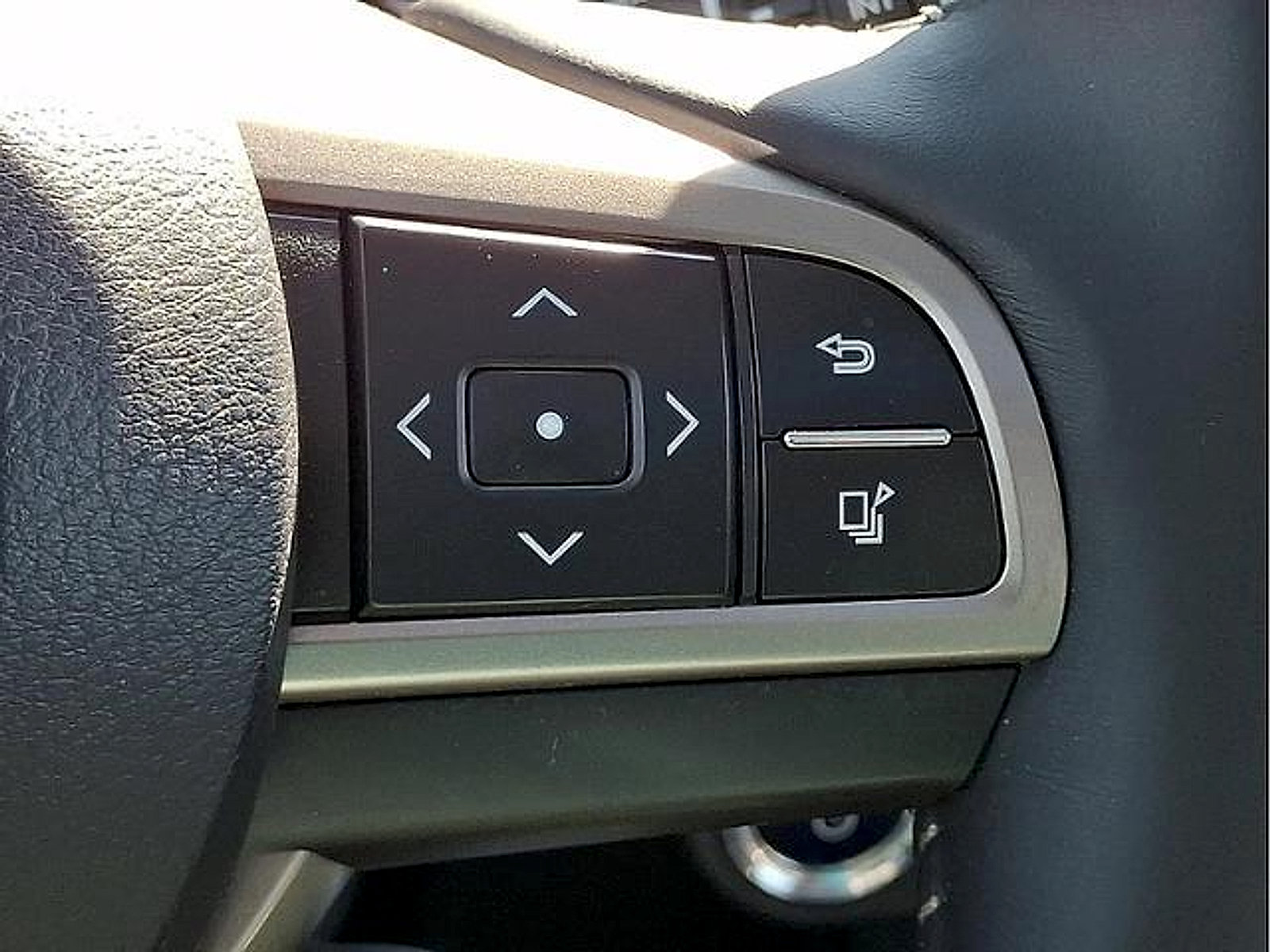 Used 2016 Lexus RX 450h AWD image 24