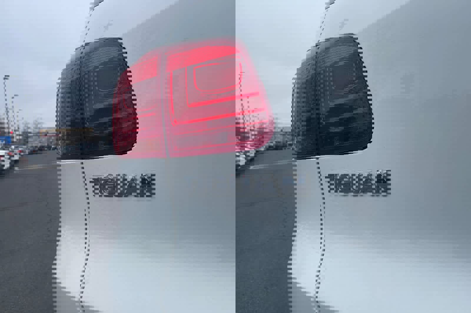 Used 2015 Volkswagen Tiguan SE image 12