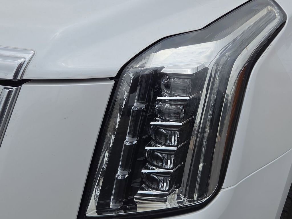 Used 2018 Cadillac Escalade Premium Luxury RWD image 10