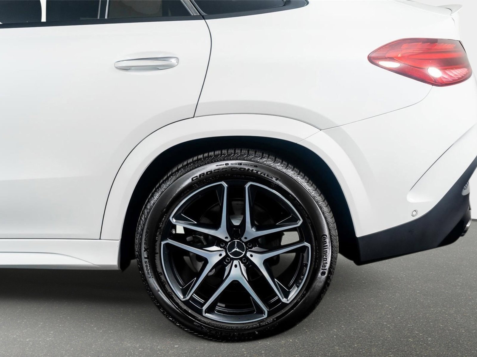 Used 2025 Mercedes-Benz GLE 53 AMG 4MATIC Coupe image 16