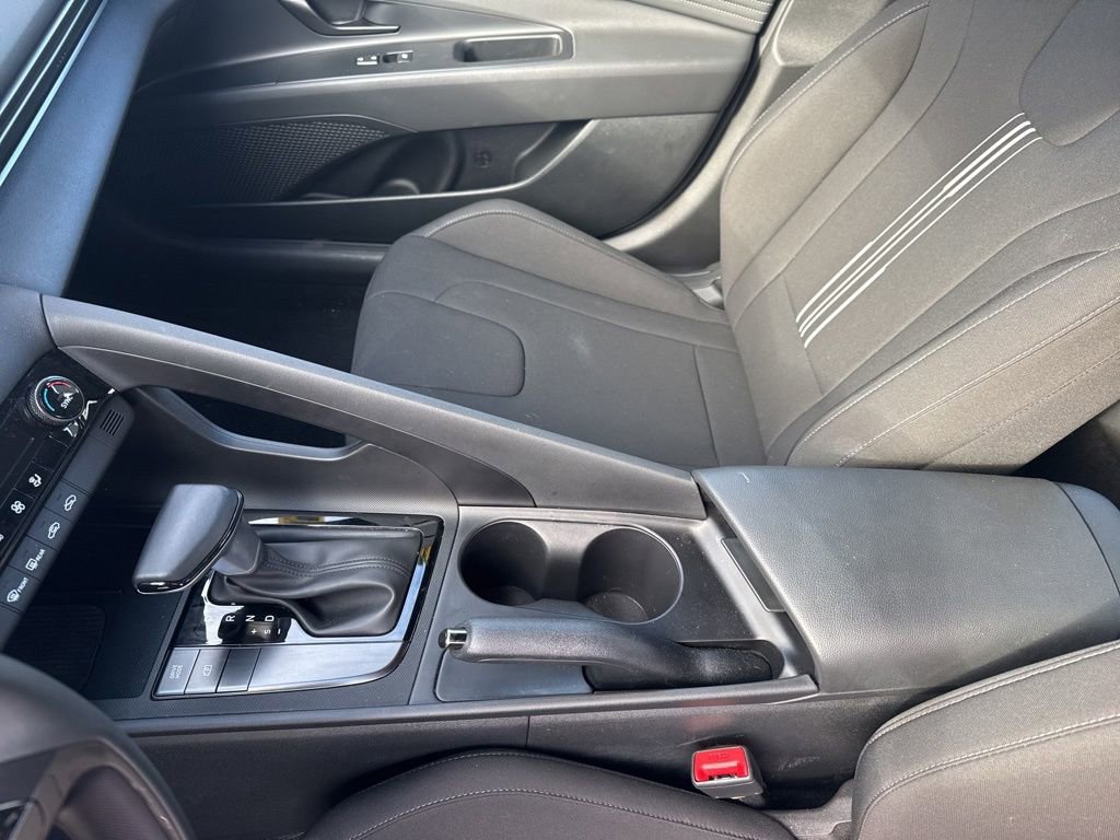 Used 2025 Hyundai Elantra Sport image 27
