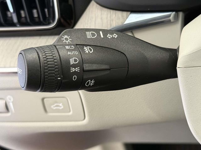 Used 2021 Volvo XC60 T6 Inscription w/ Advanced Package image 28