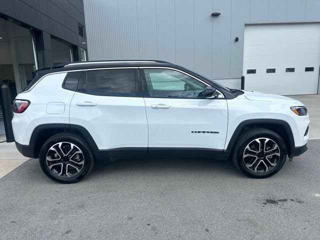 Used 2022 Jeep Compass Limited w/ Sun and Sound Group AWD/4WD image 2