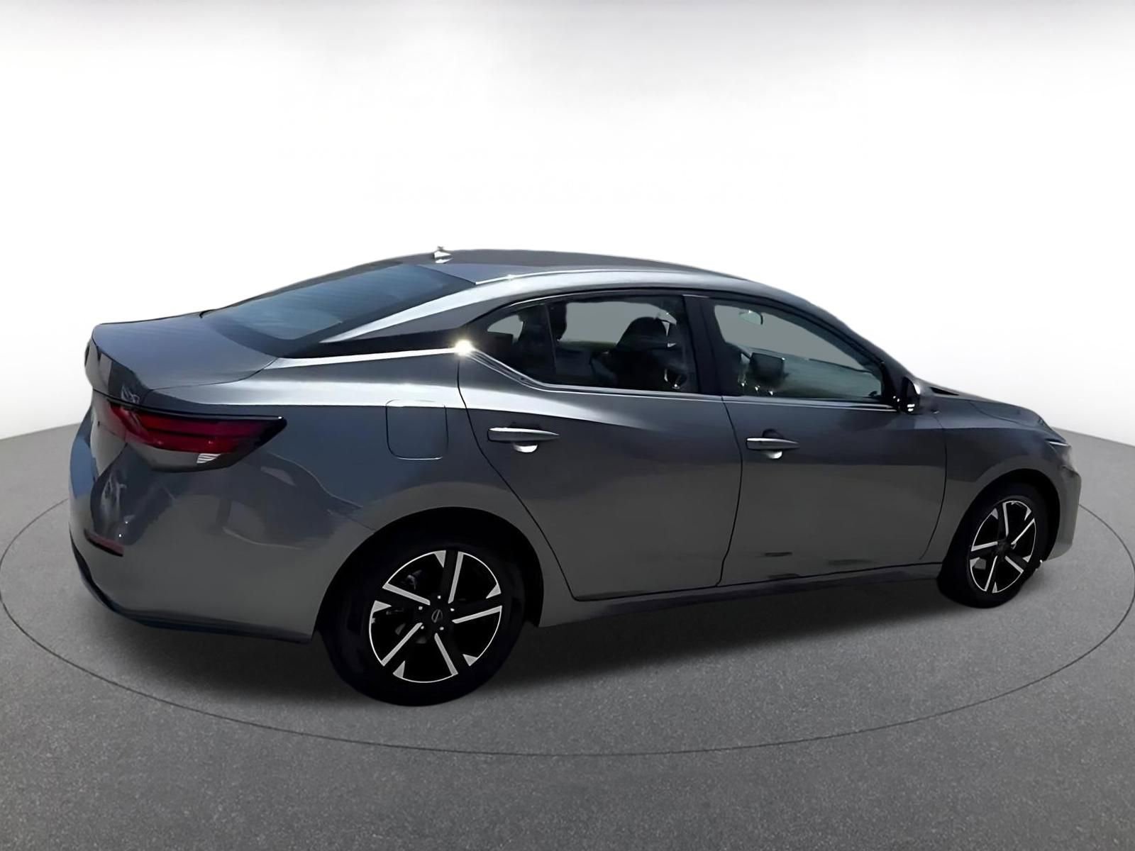 Used 2025 Nissan Sentra SV FWD image 9