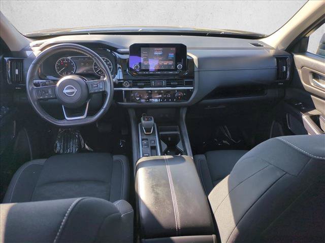 Used 2022 Nissan Pathfinder SV w/ SV Premium Package FWD image 18