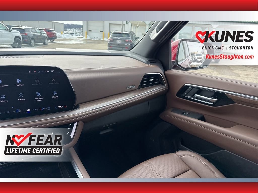 Used 2025 Chevrolet Suburban High Country image 40