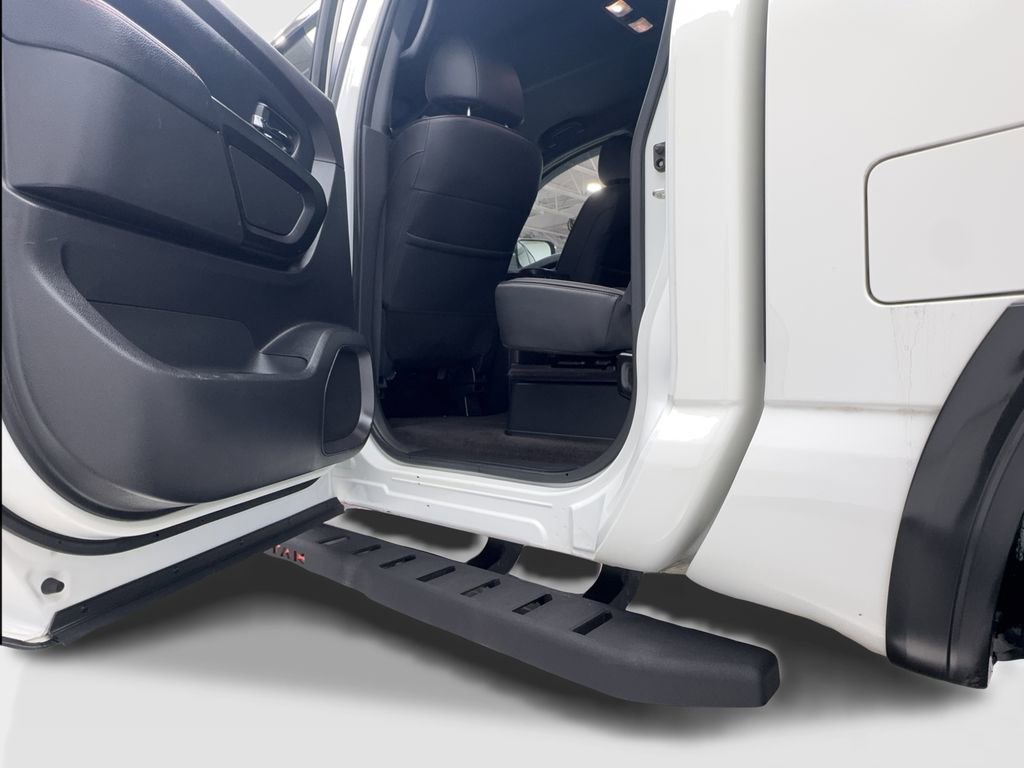 Used 2021 Nissan Titan PRO-4X image 33