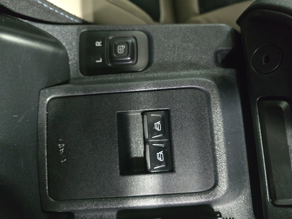 Used 2024 Ford Bronco Wildtrak image 29