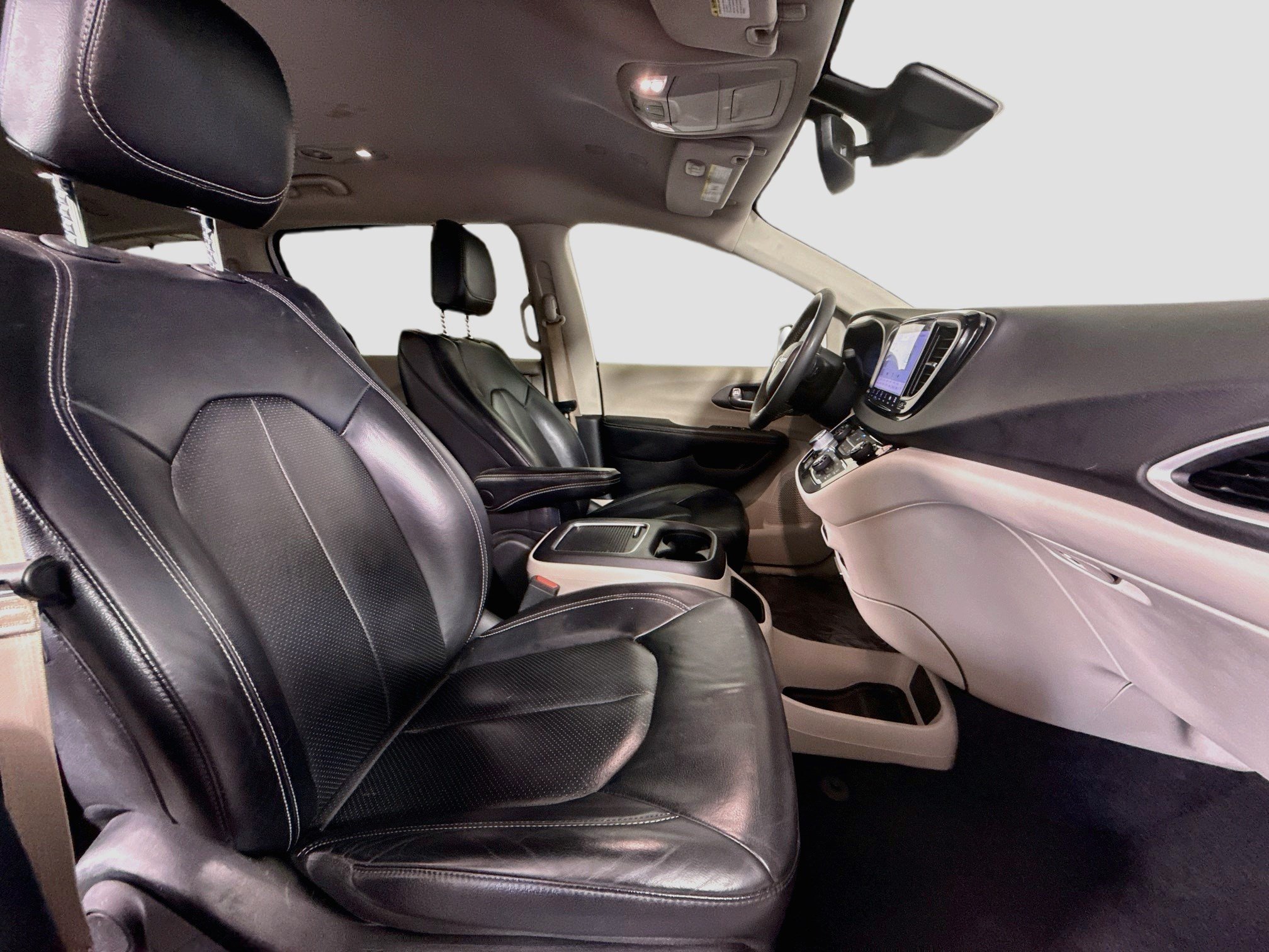 Used 2022 Chrysler Pacifica Touring-L FWD image 29