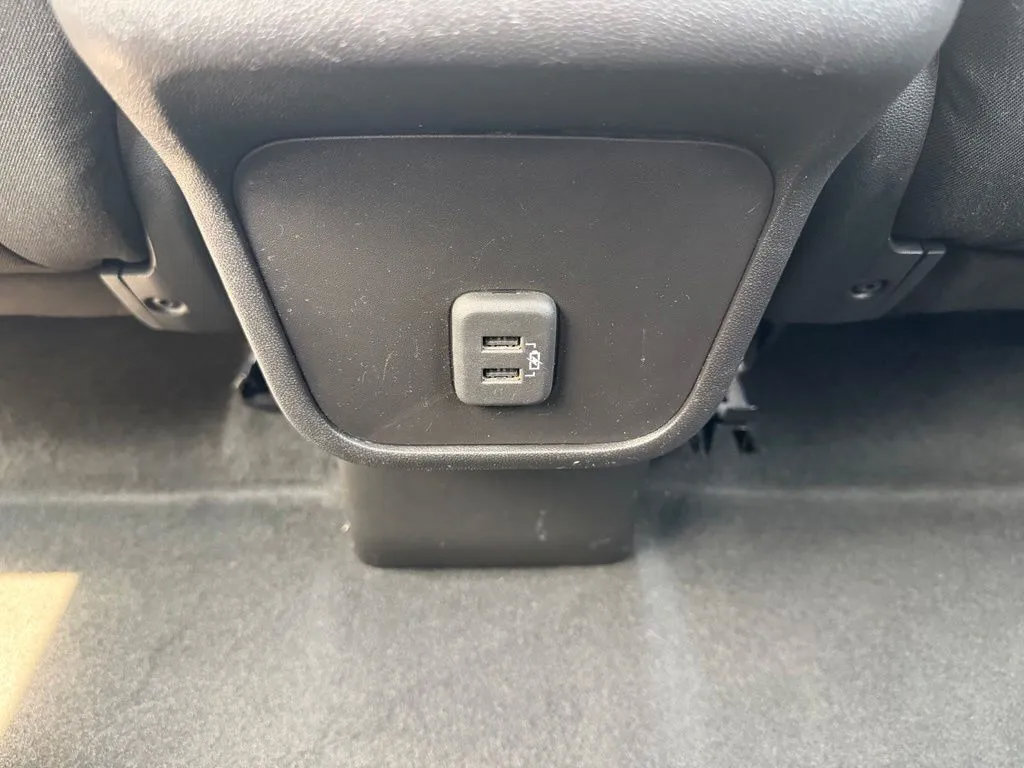 Used 2024 Chevrolet Equinox LT FWD image 30