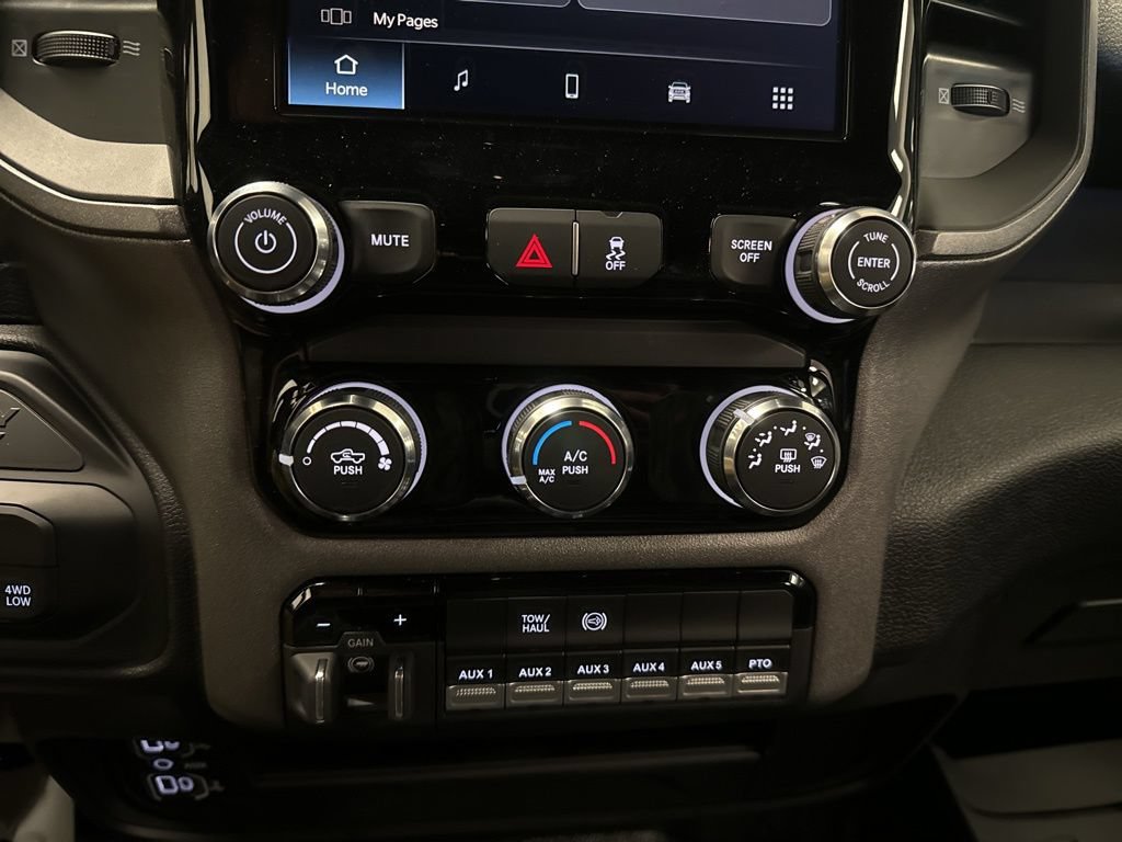New 2026 RAM 5500 Tradesman w/ Chrome Appearance Group AWD/4WD image 16