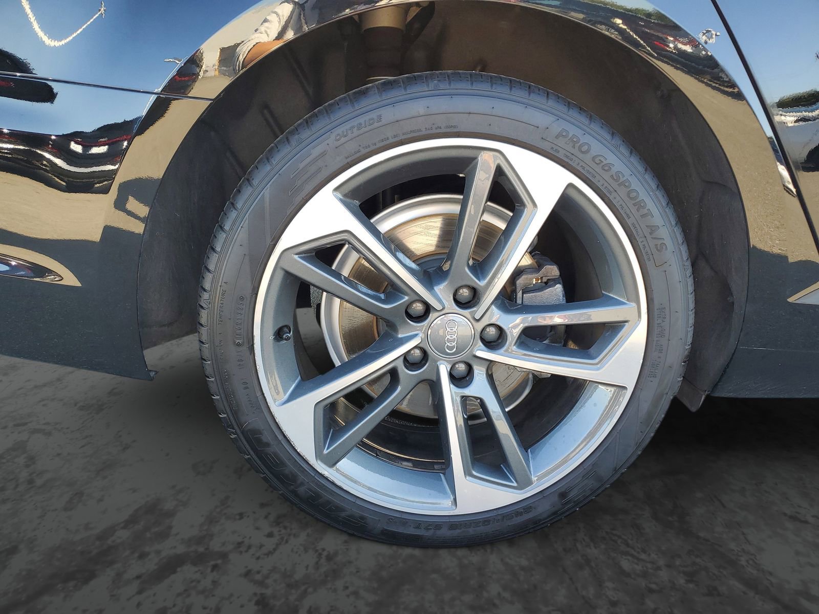 Used 2019 Audi A4 2.0T Premium image 5