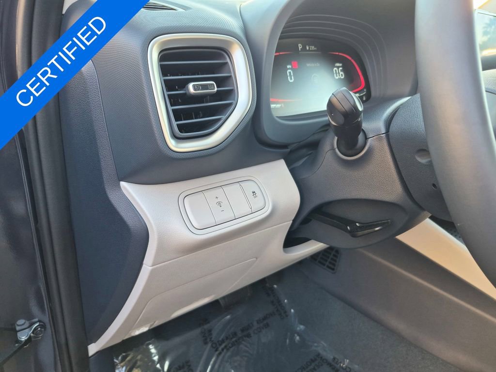 Used 2025 Hyundai Venue Limited image 11