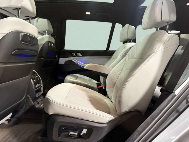Used 2024 BMW X7 xDrive40i w/ Premium Package AWD/4WD image 29