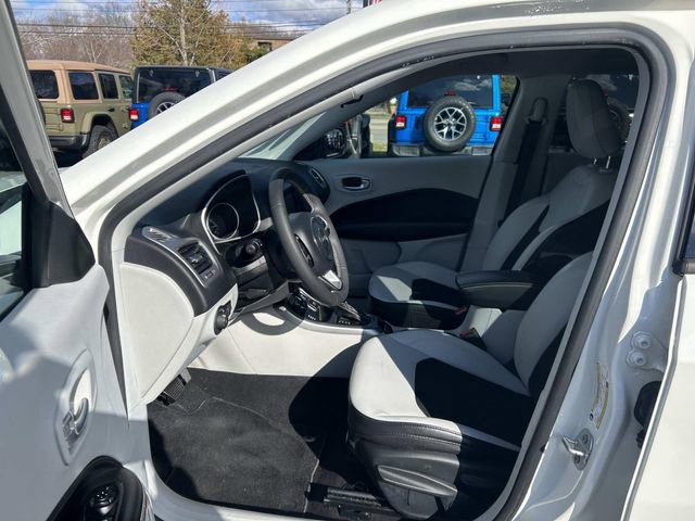 Used 2021 Jeep Compass Latitude image 11