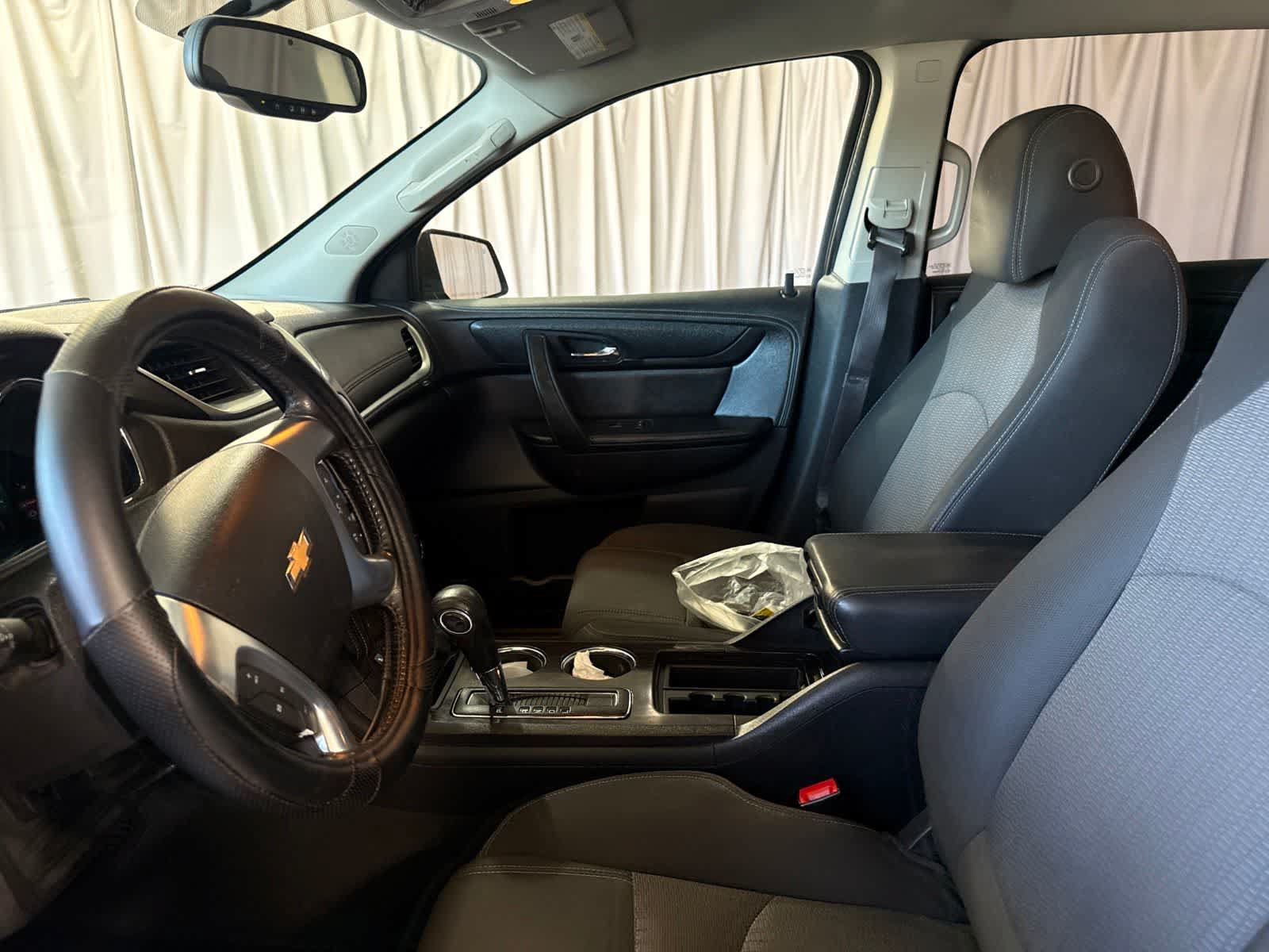 Used 2015 Chevrolet Traverse LT FWD image 19