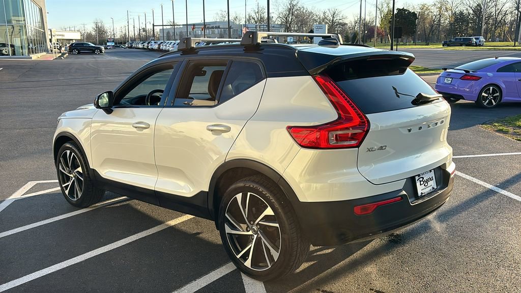 Used 2021 Volvo XC40 T5 R-Design w/ Climate Package image 4