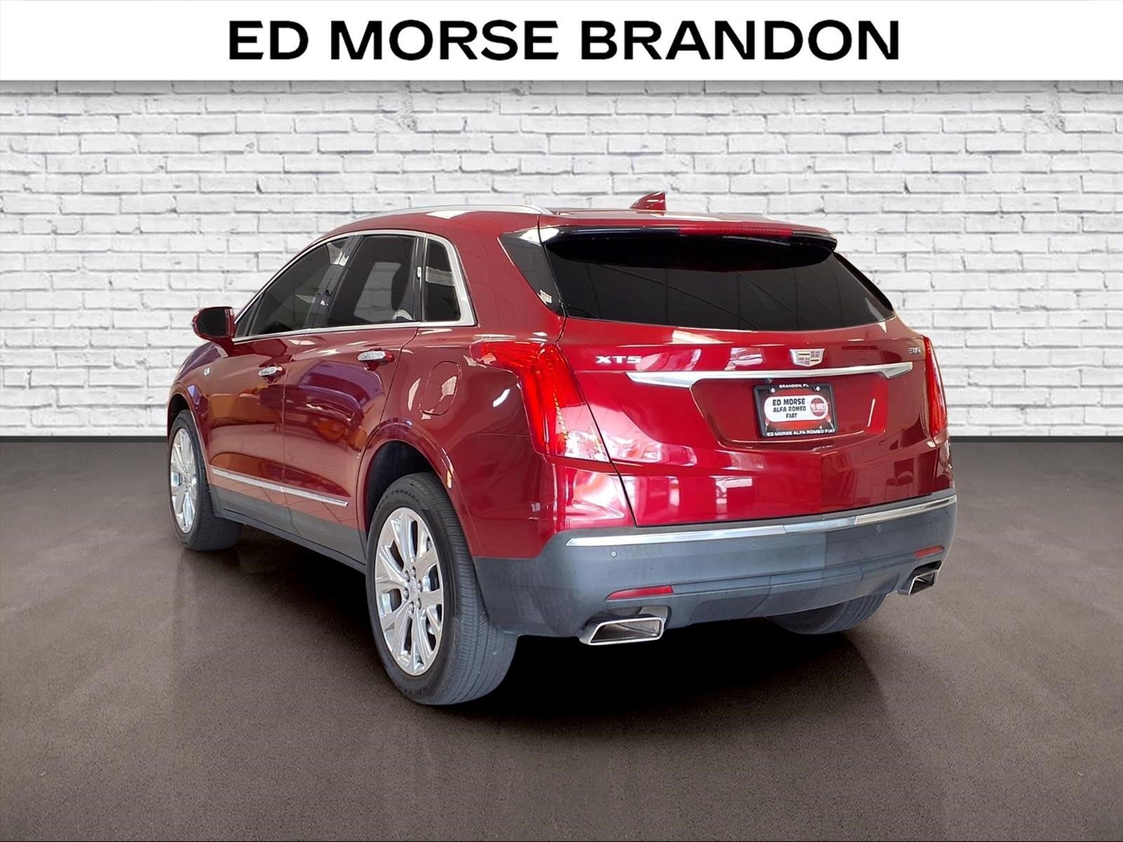 Used 2019 Cadillac XT5 Luxury FWD image 3