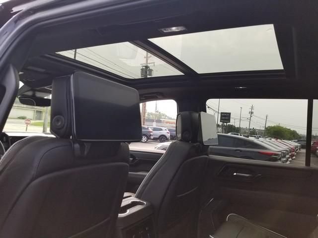 New 2026 GMC Yukon XL AT4 Ultimate AWD/4WD image 10