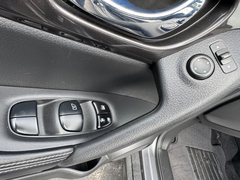 Used 2019 Nissan Rogue SV w/ Premium Package AWD/4WD image 20