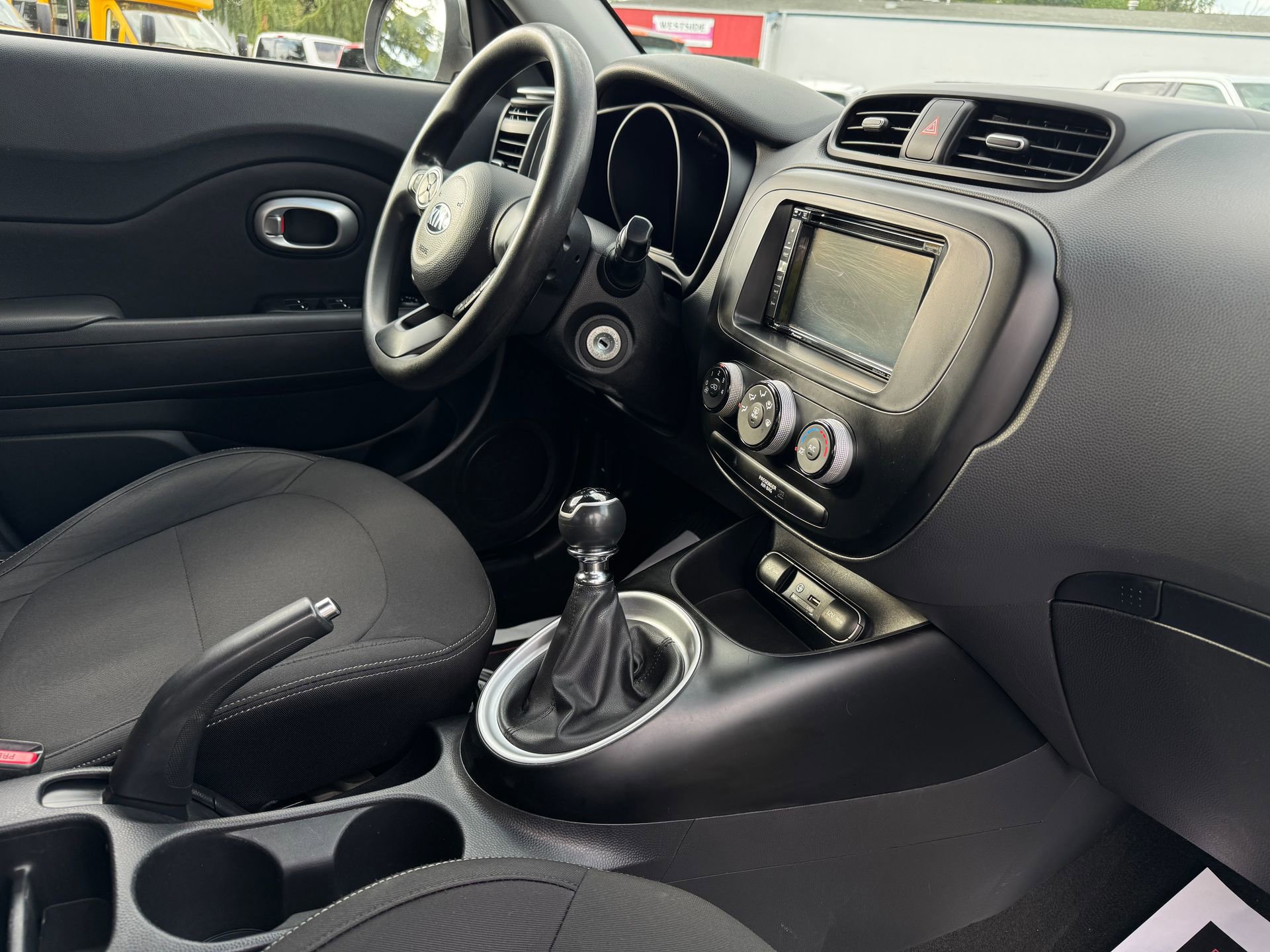 Used 2015 Kia Soul FWD image 10