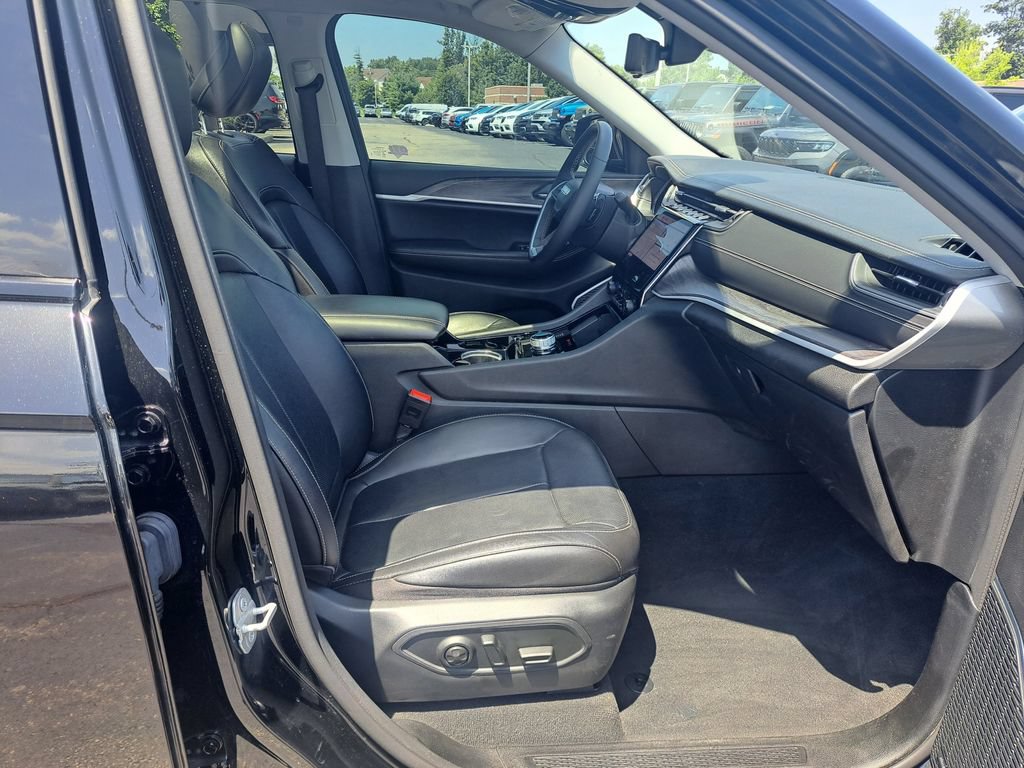 Certified 2023 Jeep Grand Cherokee L Limited w/ Luxury Tech Group II AWD/4WD image 40