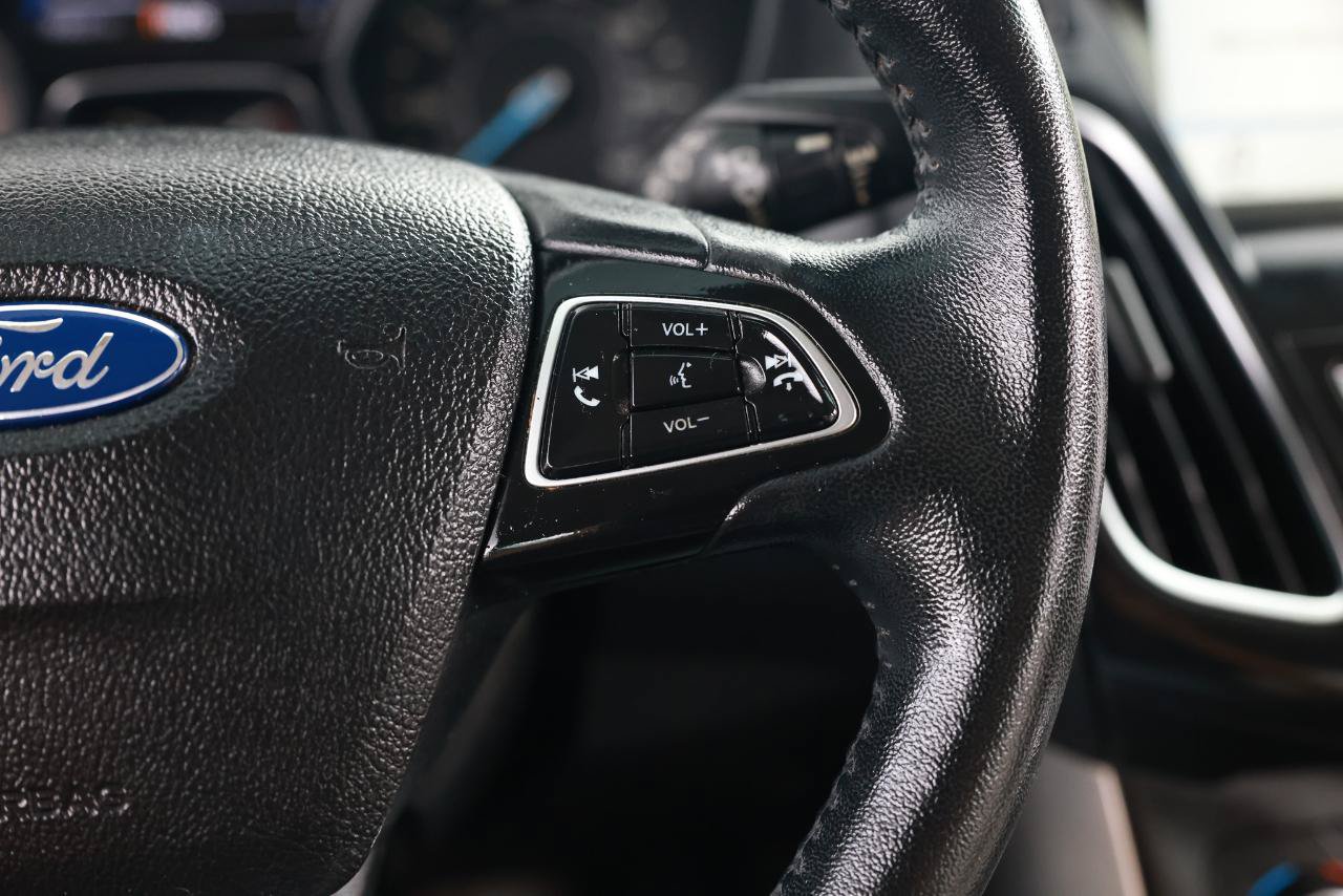 Used 2016 Ford Focus Titanium FWD image 28