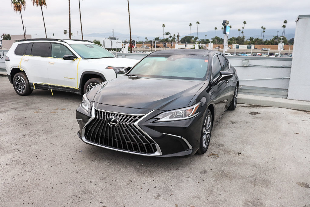 Used 2024 Lexus ES 350 FWD image 4