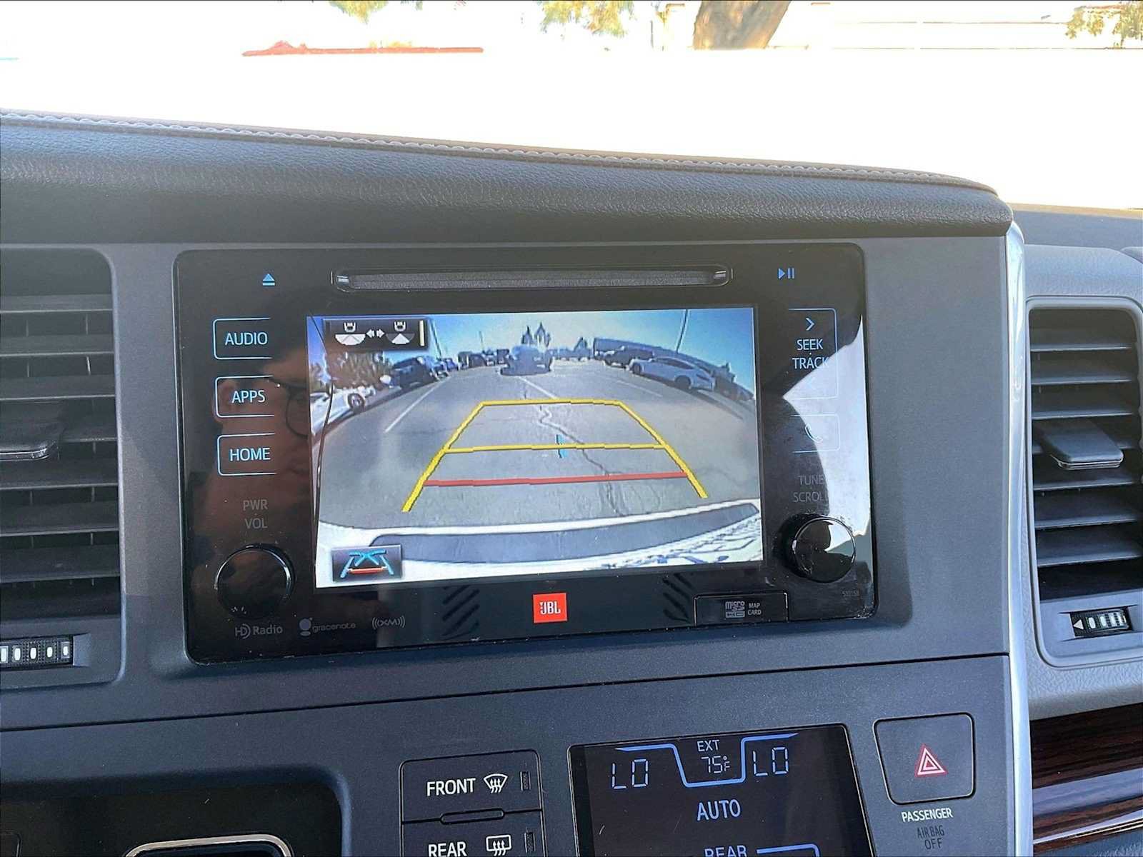Used 2016 Toyota Sienna Limited FWD image 23
