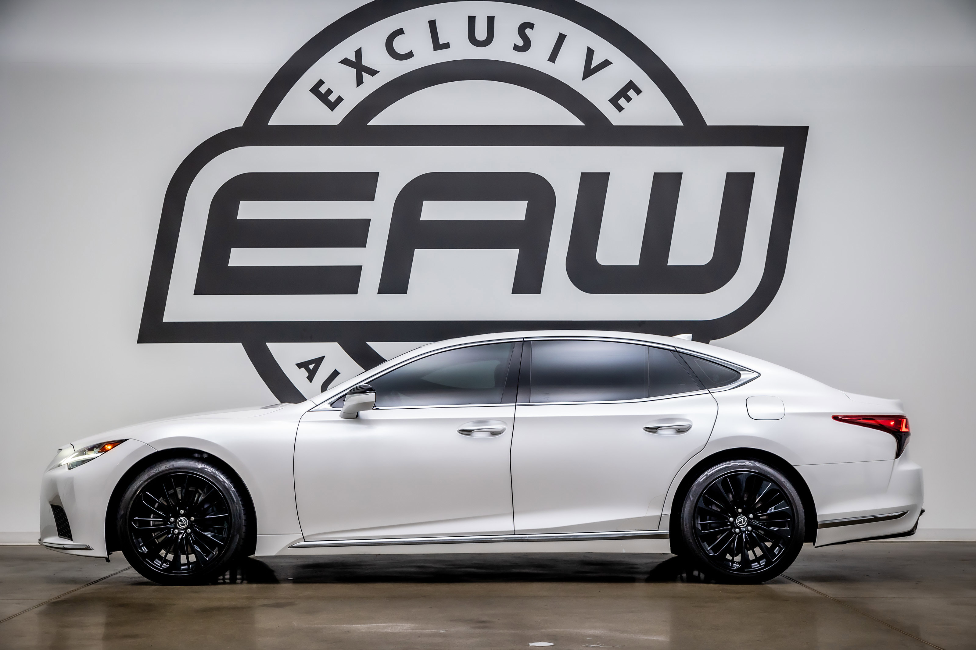 Used 2021 Lexus LS 500 w/ Accessory Package (Z2) RWD image 5