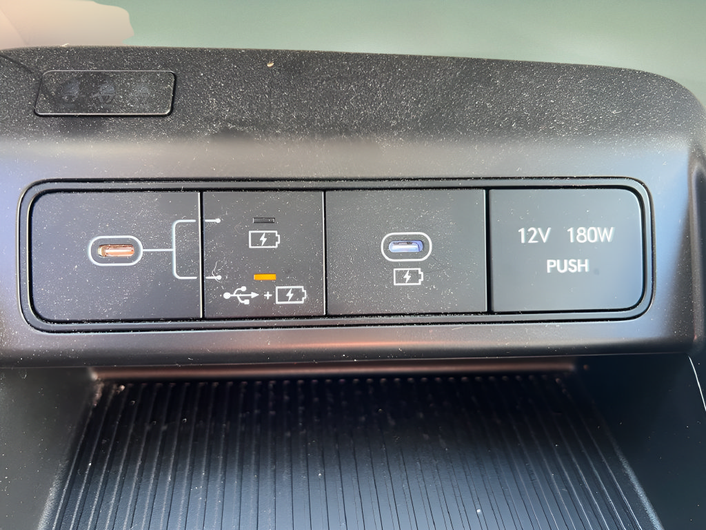 Used 2024 Hyundai Kona SEL FWD image 29