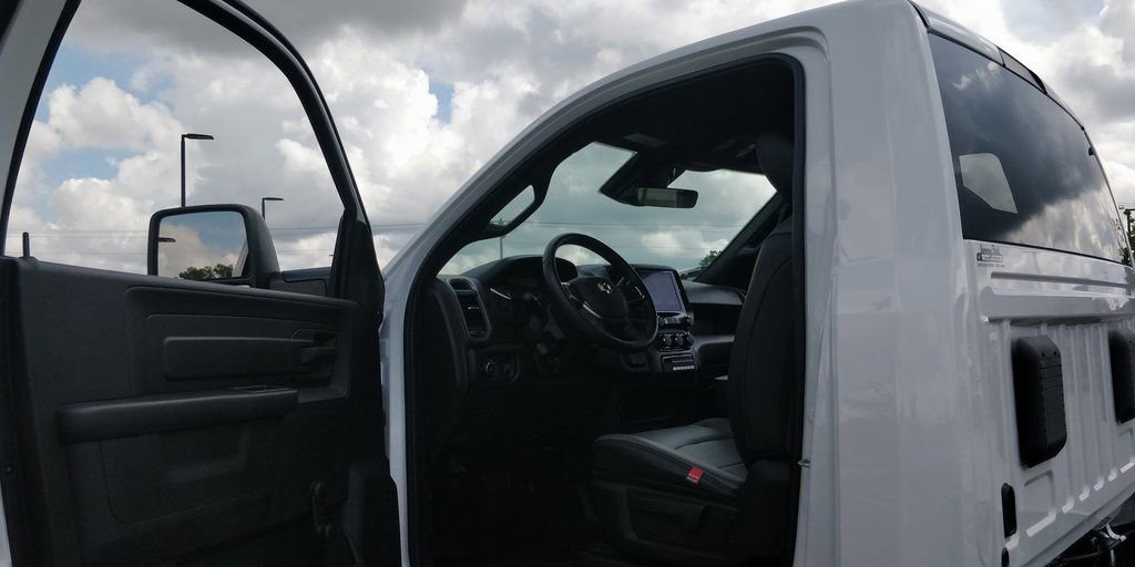 New 2025 RAM 4500 Tradesman w/ Chrome Appearance Group image 28