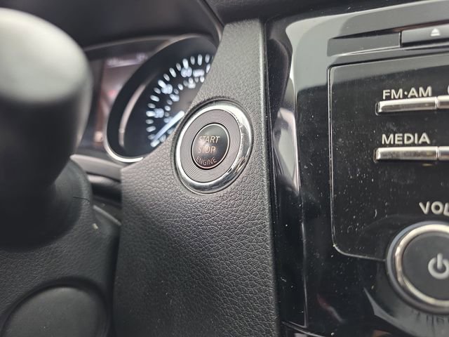 Used 2018 Nissan Rogue Sport SV image 33