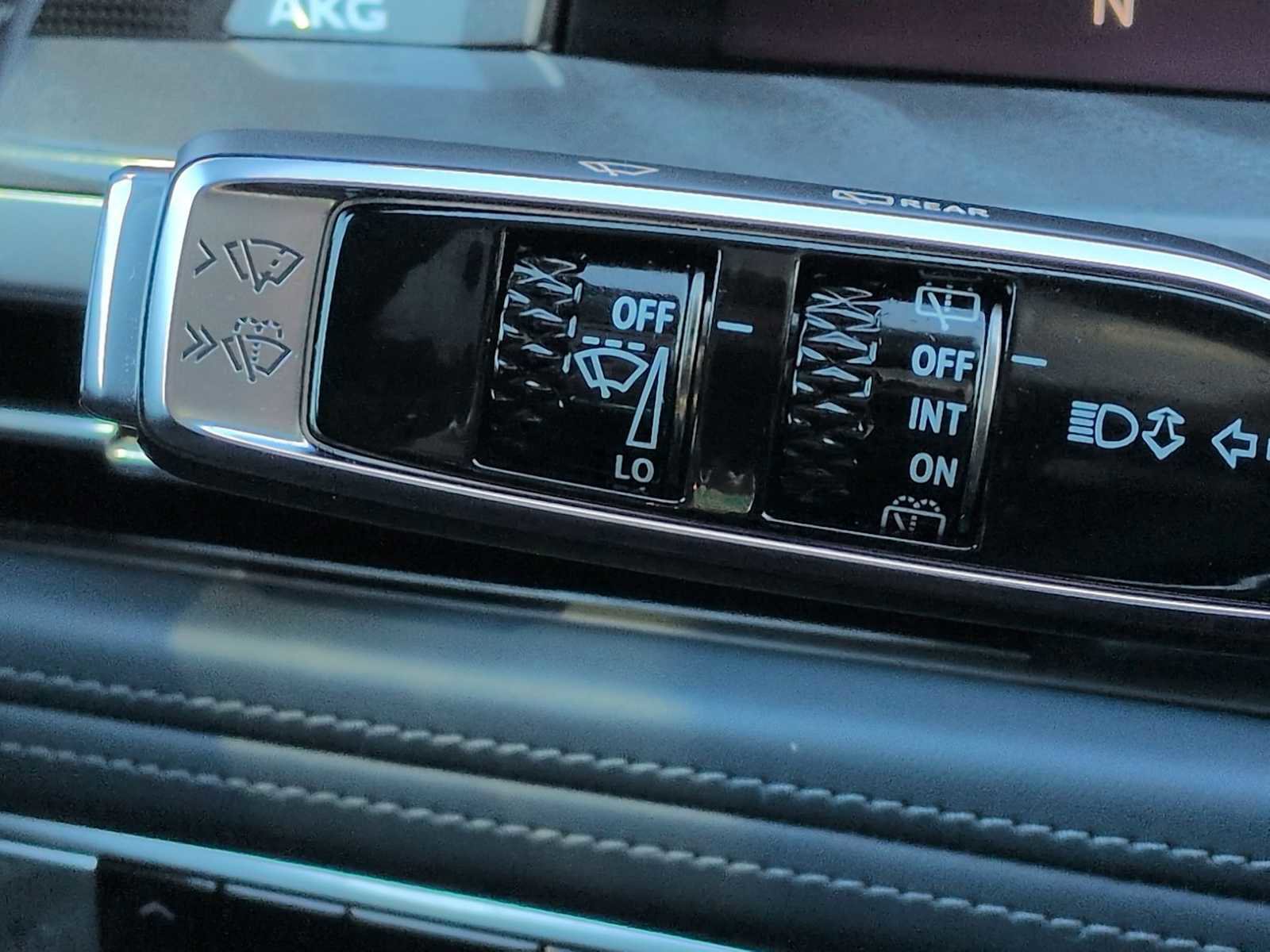 Used 2025 Cadillac Escalade IQ Luxury 2 image 27