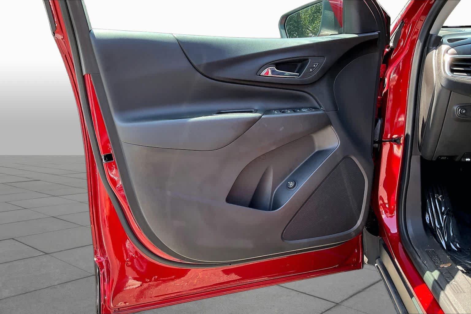 Used 2024 Chevrolet Equinox LT w/ LPO, Floor Liner Package FWD image 22