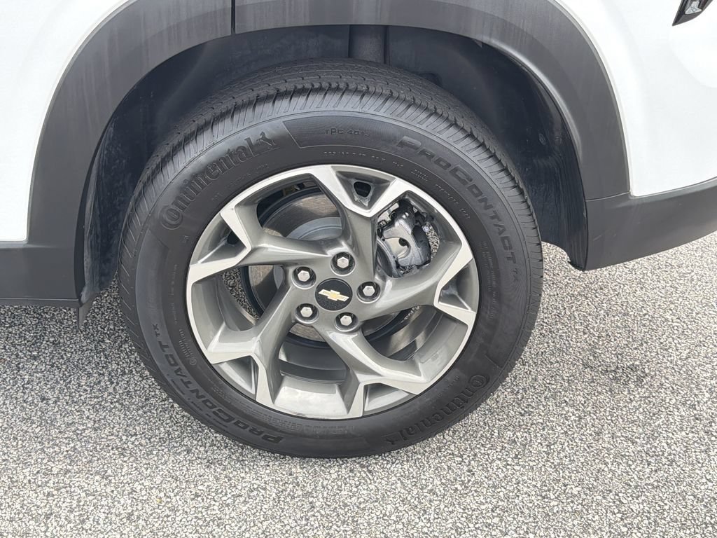 Used 2024 Chevrolet Trax LT w/ LT Convenience Package FWD image 30