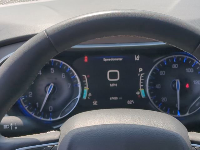 Used 2024 Chrysler Pacifica Touring-L FWD image 8