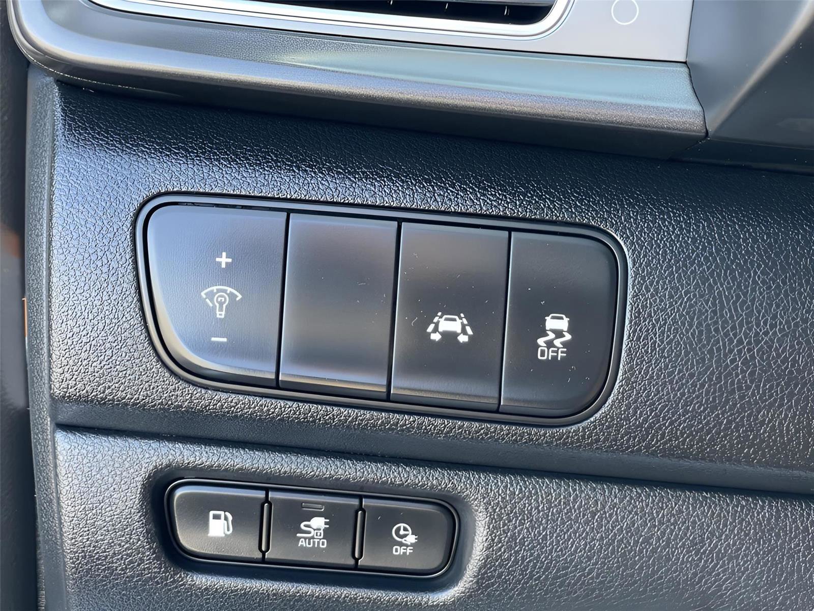 Used 2018 Kia Niro LX image 24