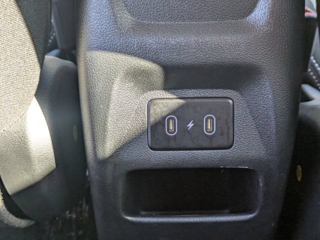 Used 2025 Hyundai Venue SEL FWD image 14