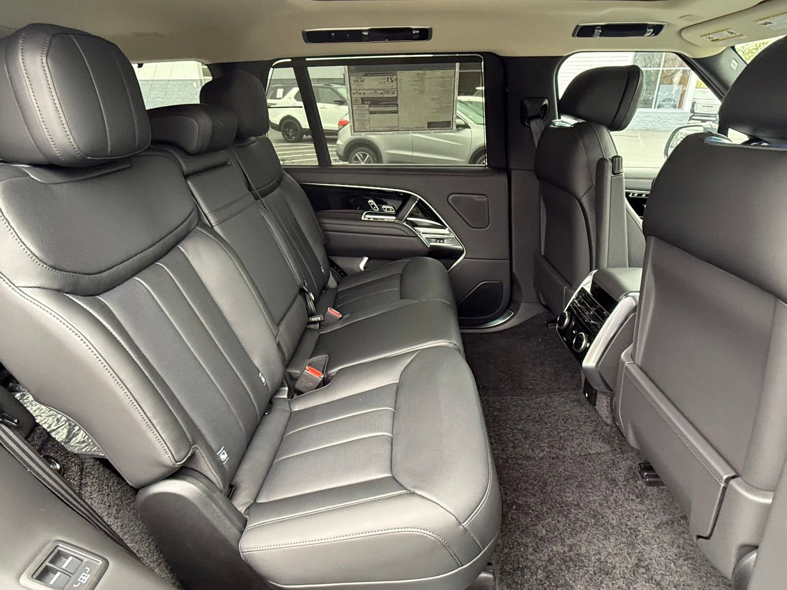 New 2026 Land Rover Range Rover SE AWD/4WD image 17