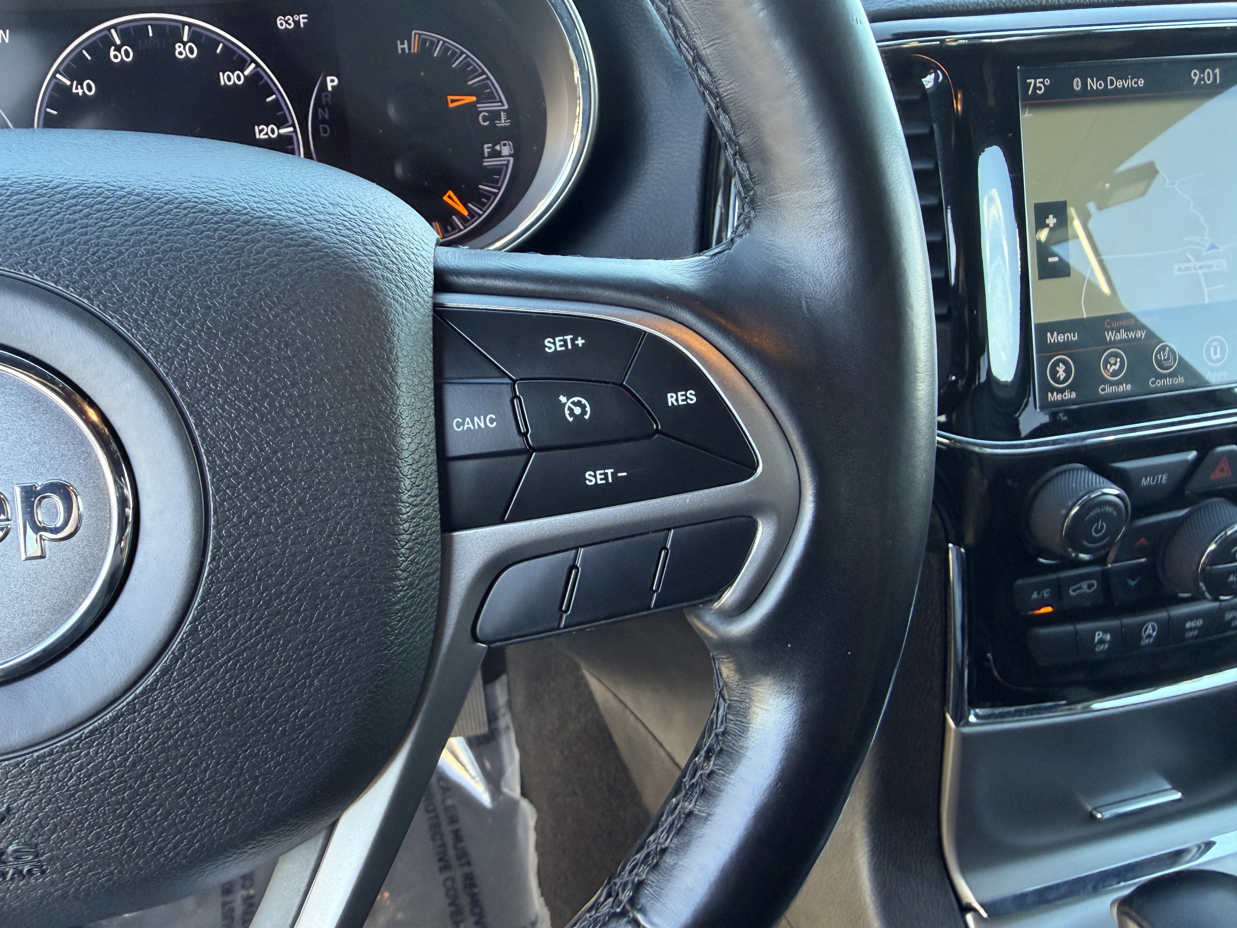 Used 2021 Jeep Grand Cherokee Laredo X image 26