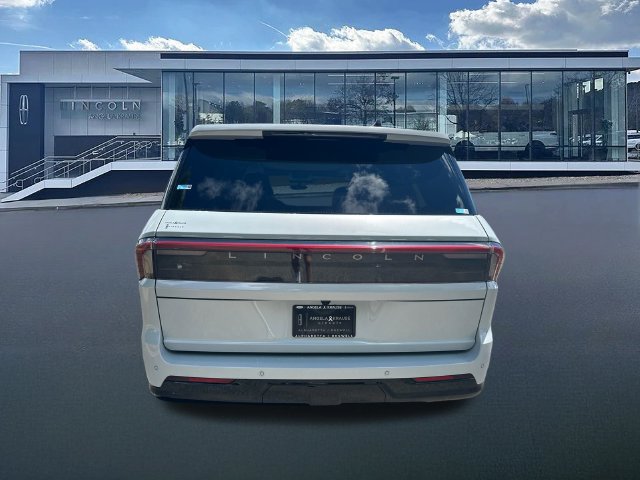New 2026 Lincoln Navigator Reserve AWD/4WD image 7