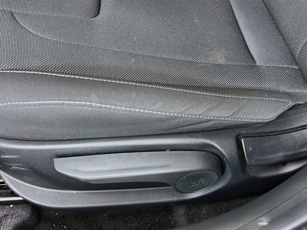 Used 2026 Hyundai Elantra SE FWD image 22