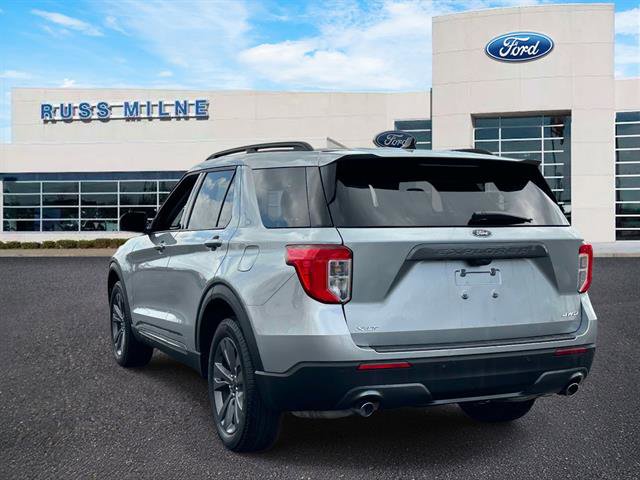 Used 2024 Ford Explorer XLT w/ Equipment Group 202A AWD/4WD image 5