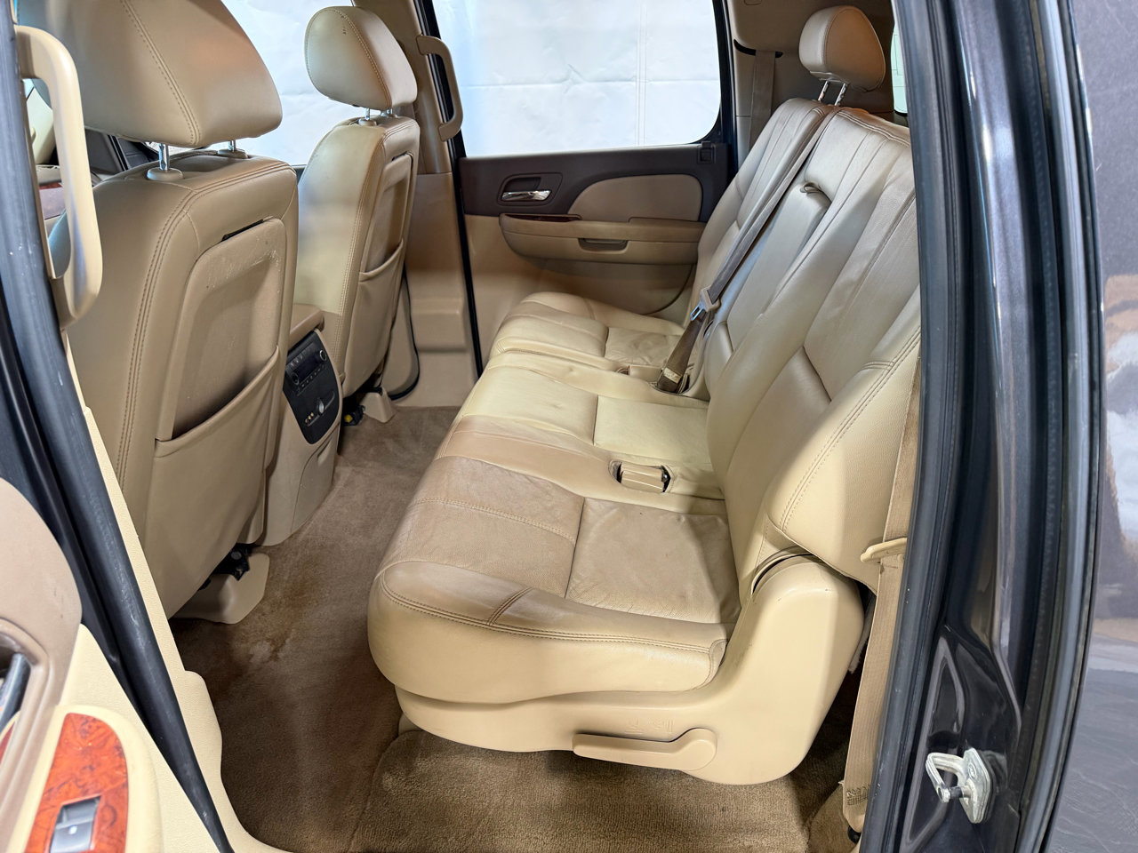 Used 2010 Chevrolet Suburban LT image 21