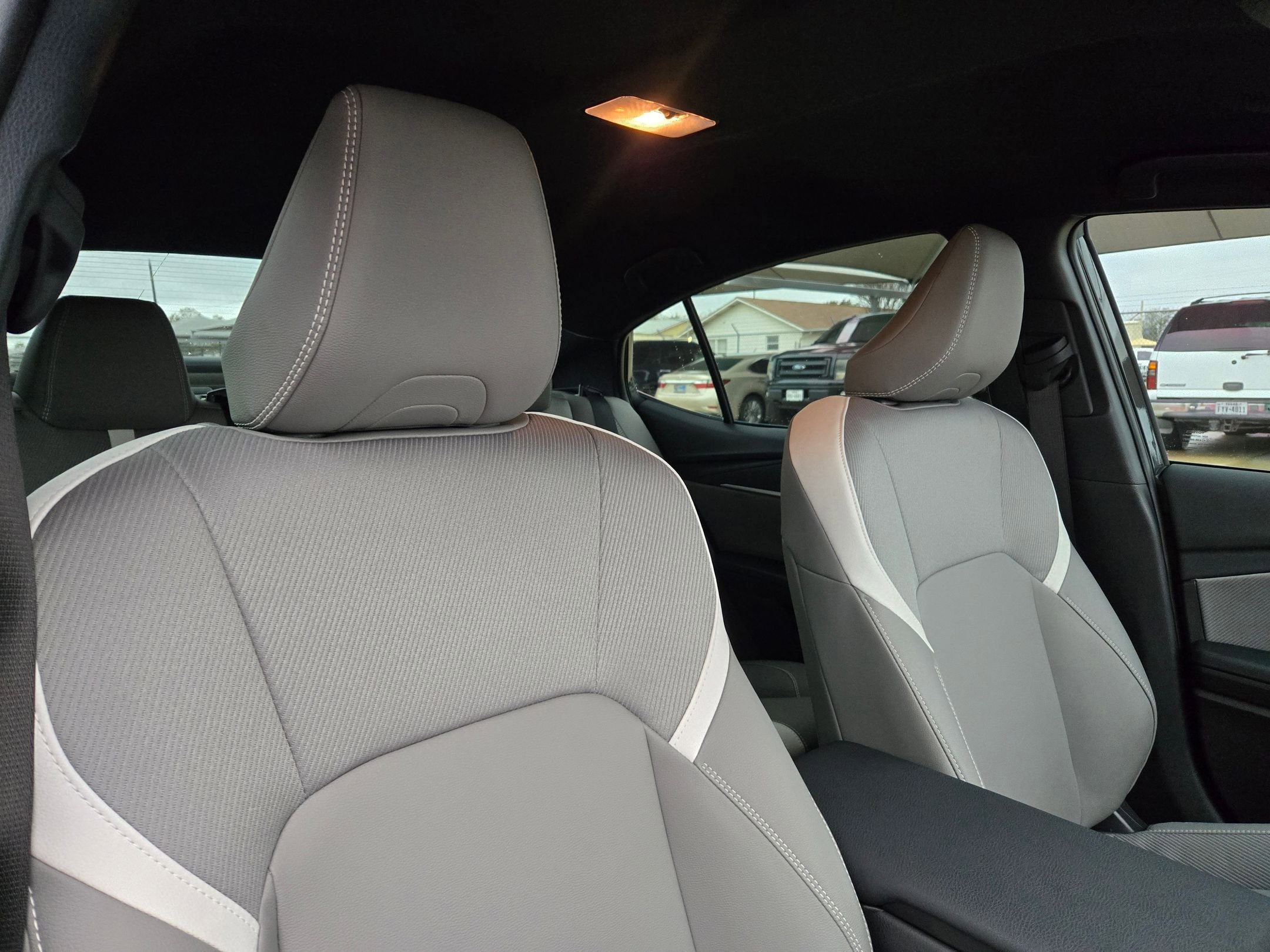 Used 2025 Toyota Camry SE image 32