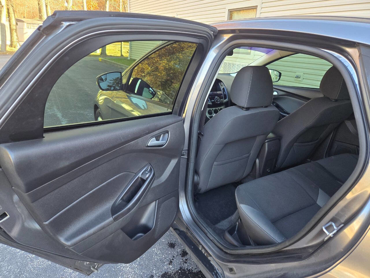 Used 2014 Ford Focus SE image 34