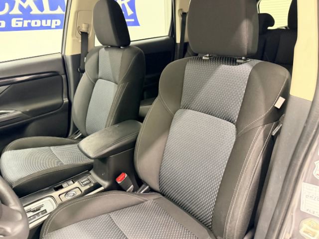 Used 2020 Mitsubishi Outlander LE AWD/4WD image 24